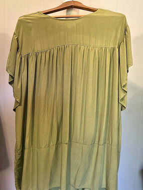 Grace + Emma Ruffle Sleeve Mini Blouse Green 3XL Like New